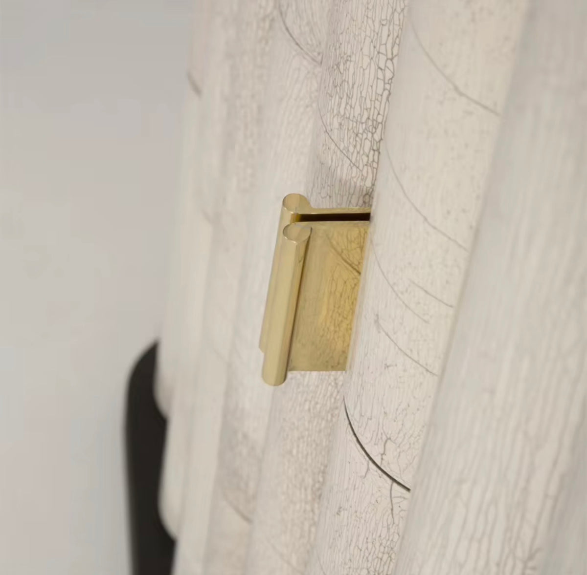 AVORIO SCULPTURAL SIDEBOARD