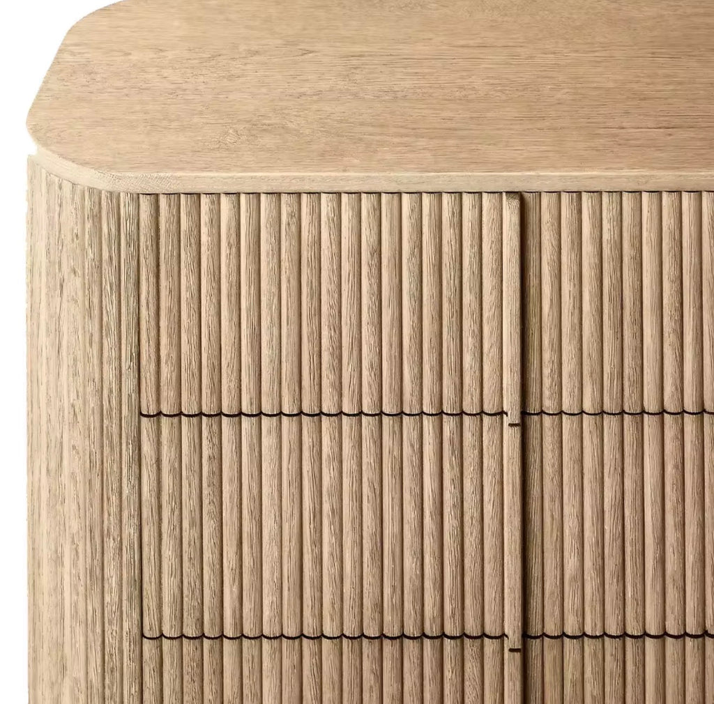 Casa Milano – Siena Floating Oak Dresser Collection