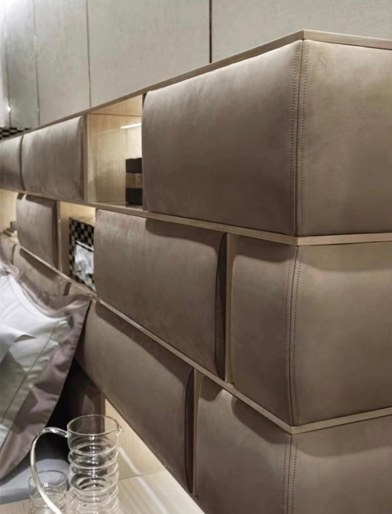 🛌 Casa Milano Trianon Royal Bed