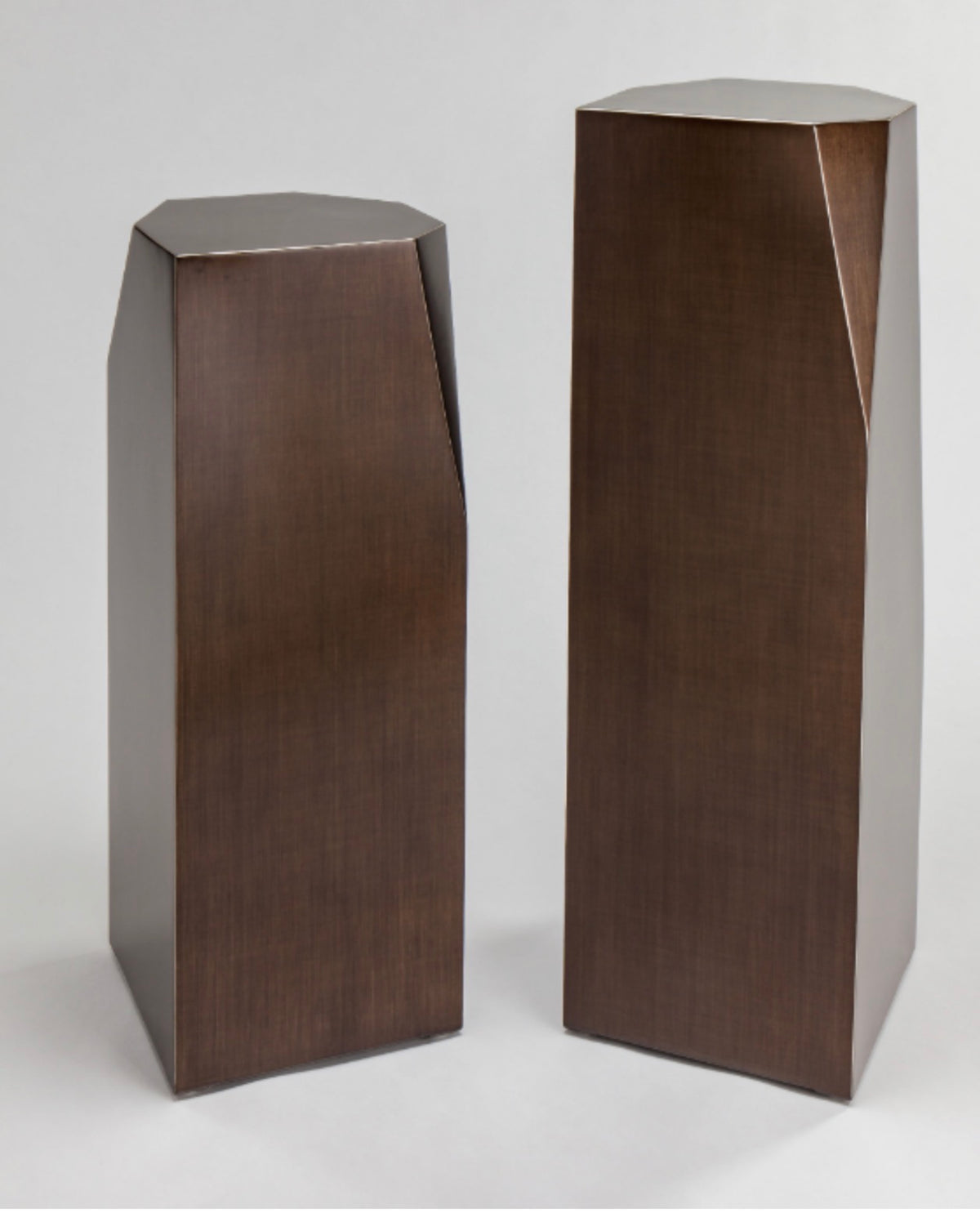 RENATTA SCULPTURAL PEDESTAL