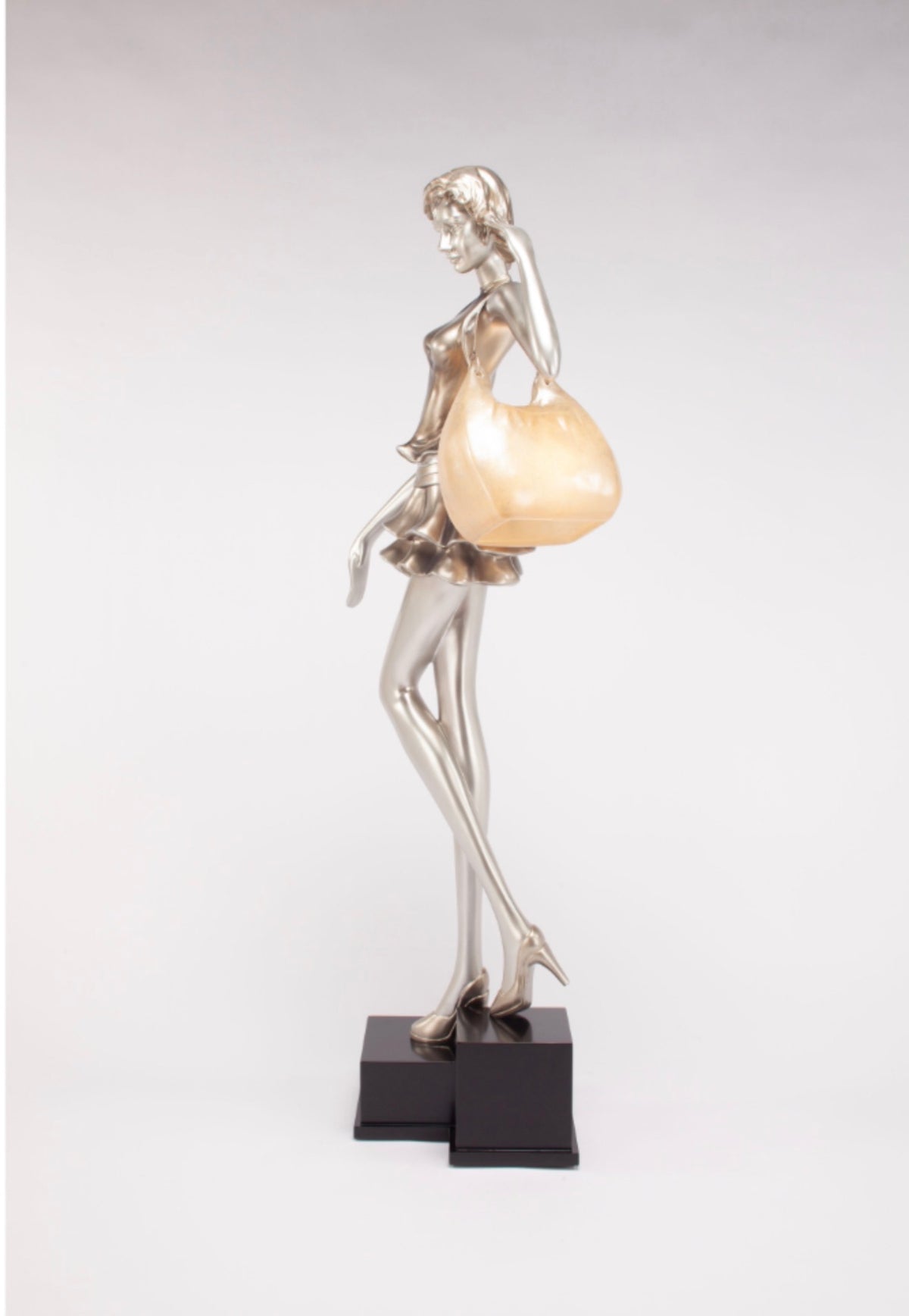 Andira Sculptural Floor Lamp