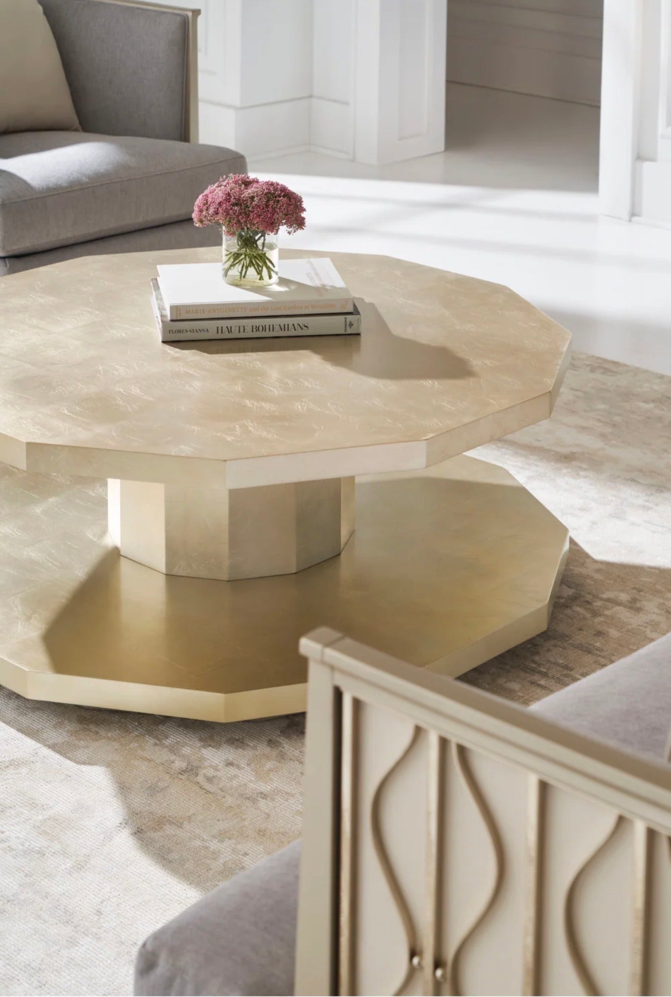 Casa Milano – Sculptural Lounge Chair