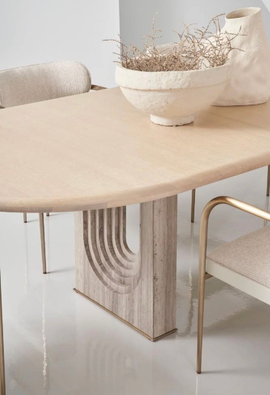 Casa Milano – Oval Oak Extendable Dining Table