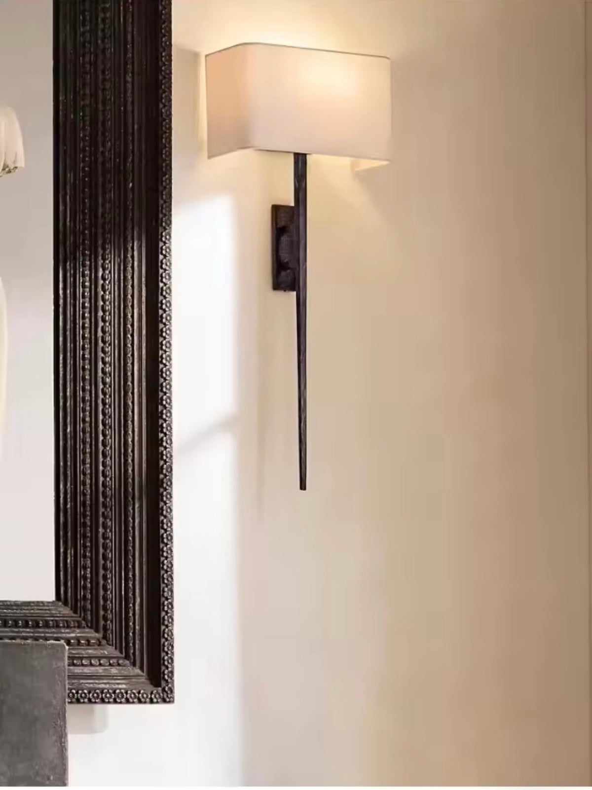 Varenne Wall Lamp