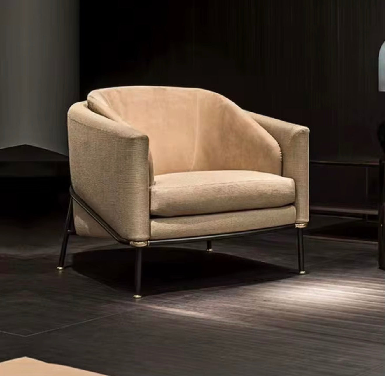Casa Milano – Nicollet Signature Lounge Chair