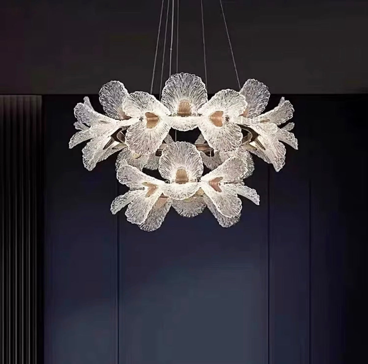 Orchidea Sculptural Floral Chandelier