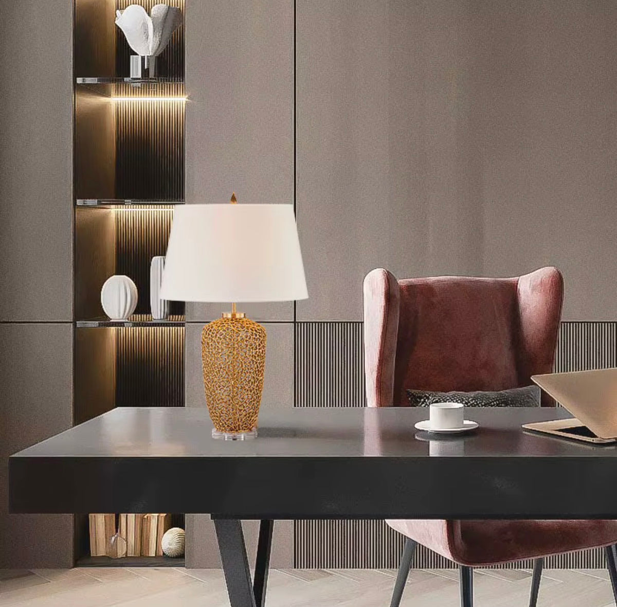 Di Caprio Sculptura Table Lamp