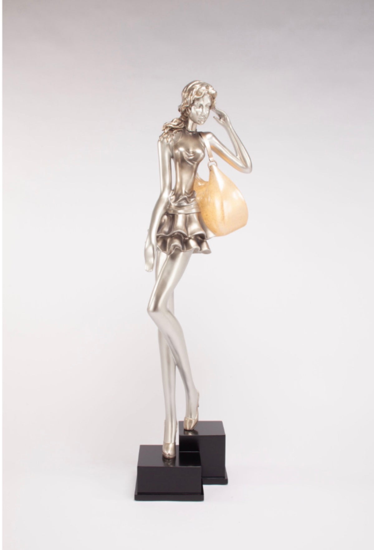 Andira Sculptural Floor Lamp