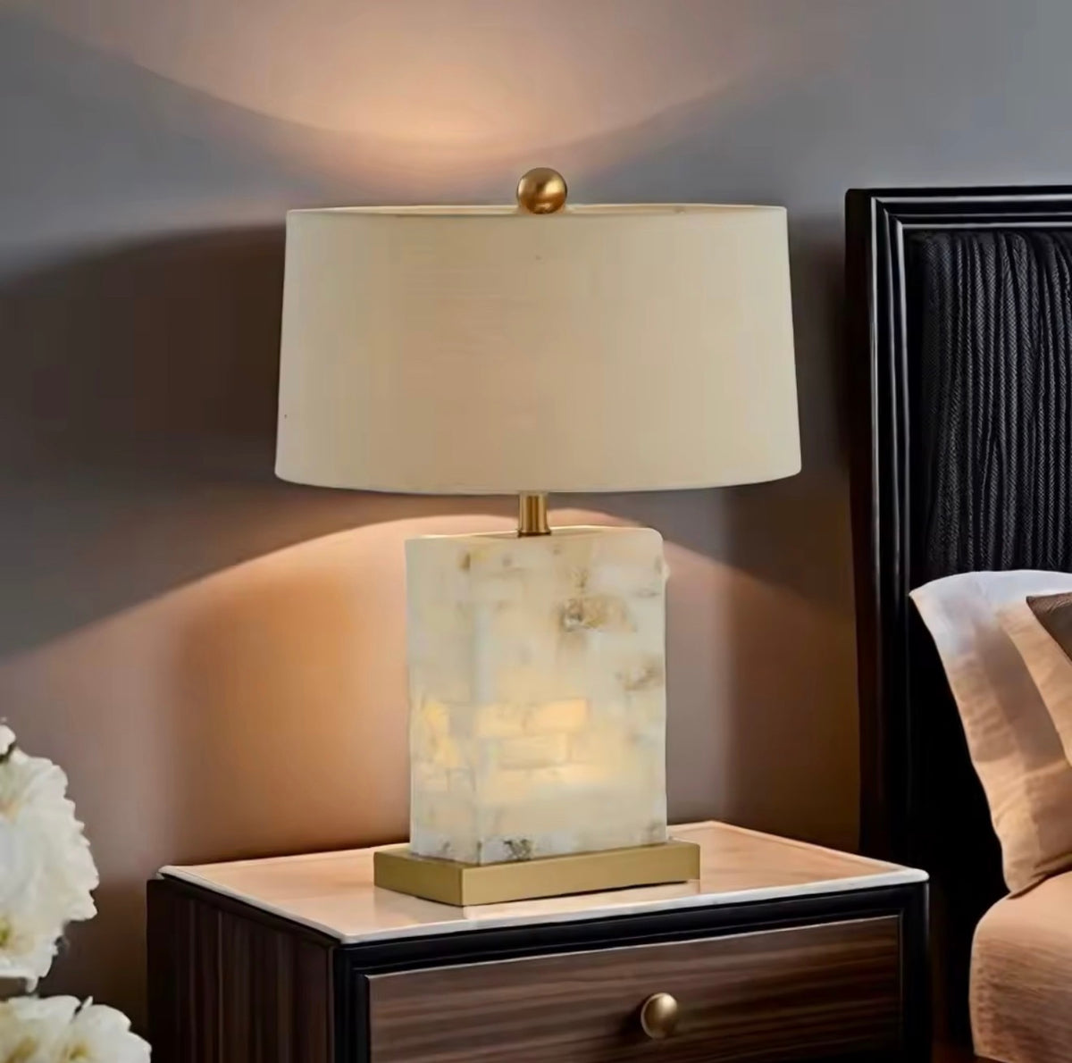 VITTORIA TABLE LAMP