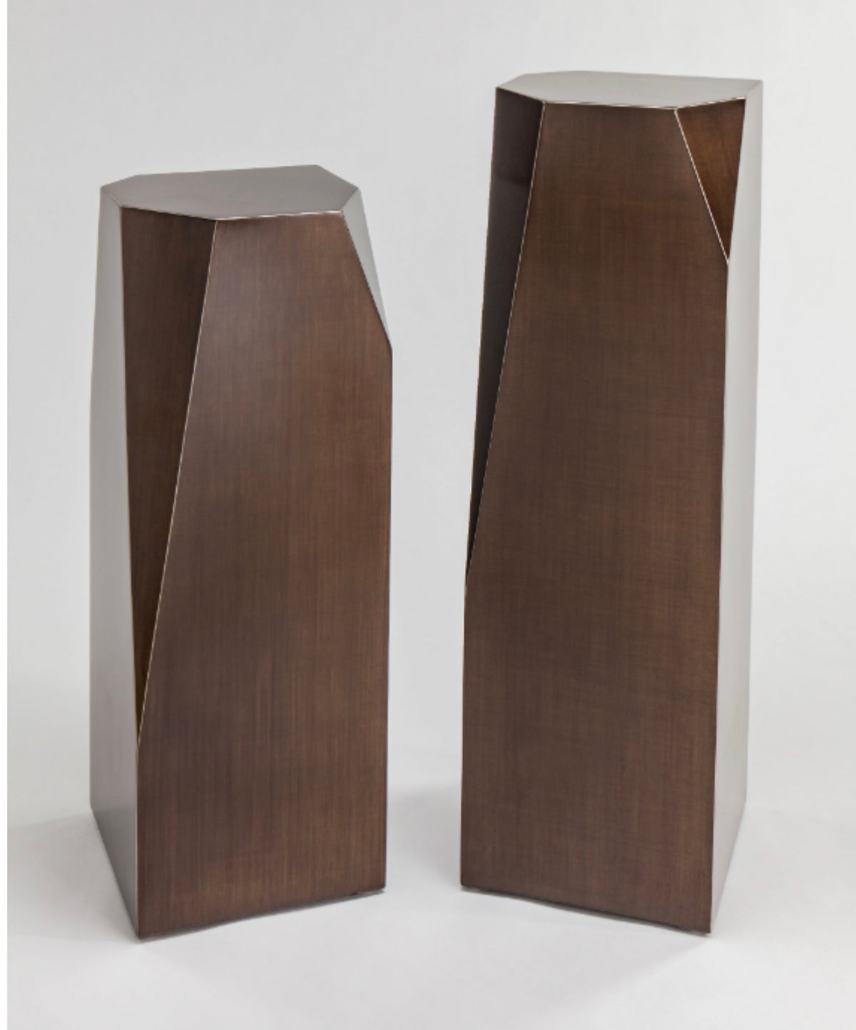RENATTA SCULPTURAL PEDESTAL