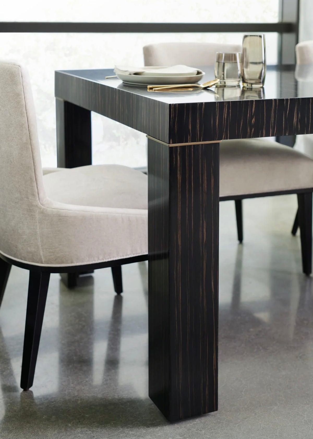 Edge Extendable Dining Table