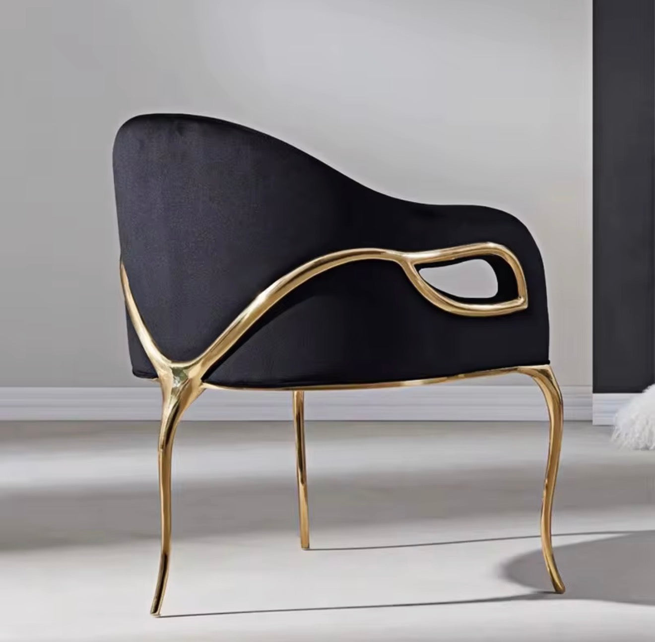 Casa Milano – Oliveira Gold Sculpted Dining Armchair