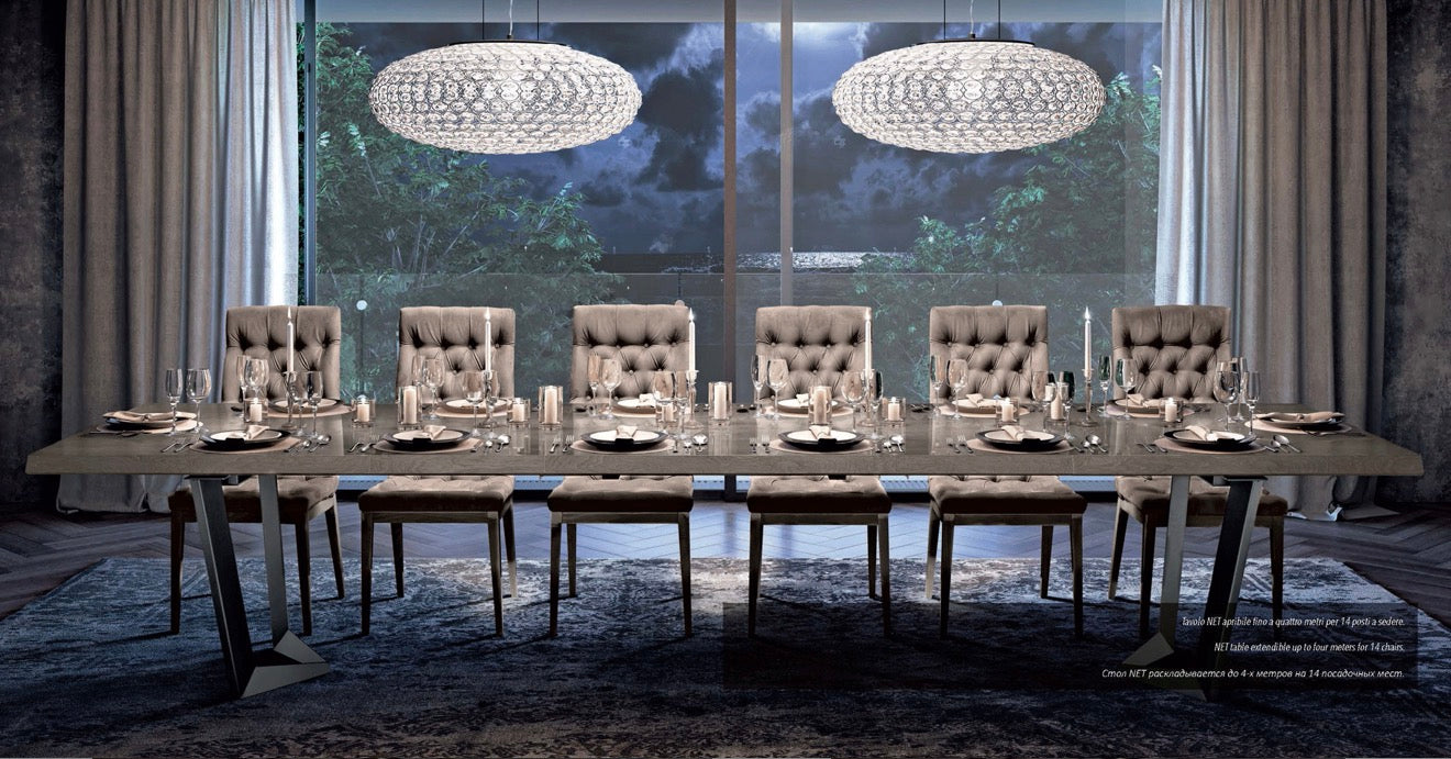 "Table + 6 Chairs"