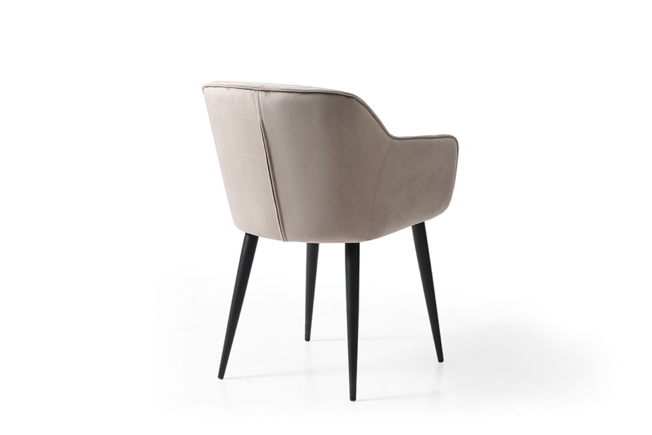 Casa Milano – 9189 Dining Collection