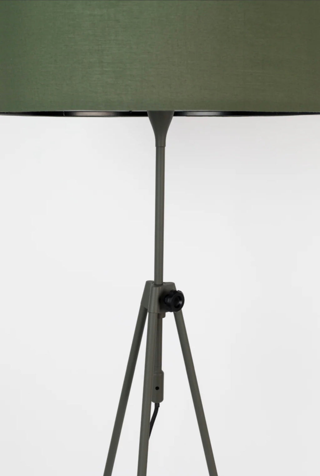 Casa Milano – Zuiver Lesley Adjustable Tripod Floor Lamp