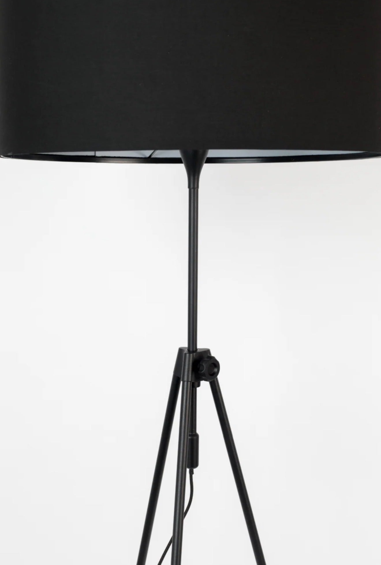 Casa Milano – Zuiver Lesley Adjustable Tripod Floor Lamp