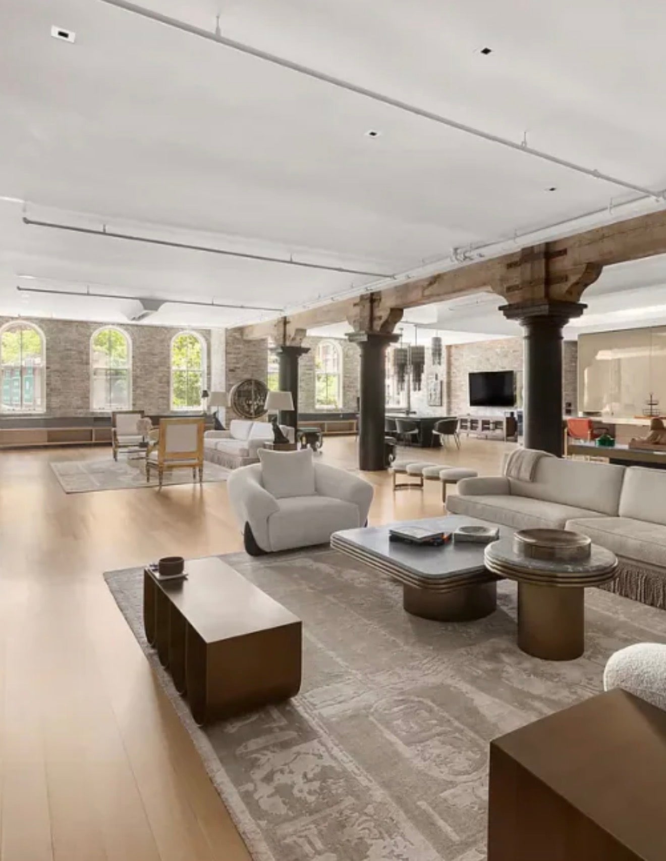 Casa Milano – Sculptural Horus Table Lamp | Modern Luxury Statement Lighting