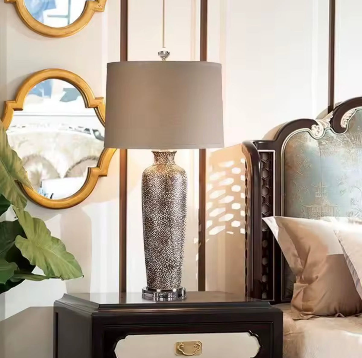 Snake Skin Pattern Table Lamp