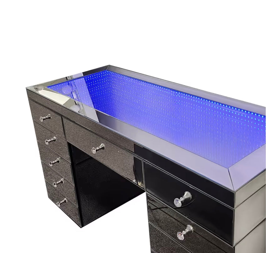 Casa Milano – Infinity Vanity